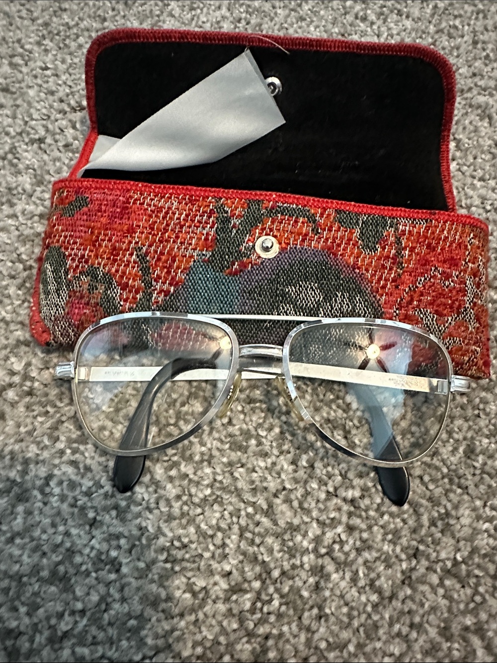 Silver Men’s Aviator Eyeglass Frames with Red Fabric Case